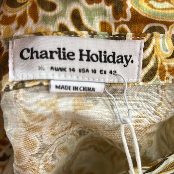 Charlie Holiday Forest Paisly Harper Shirt size xl size 10 NWT - Picture 10 of 12